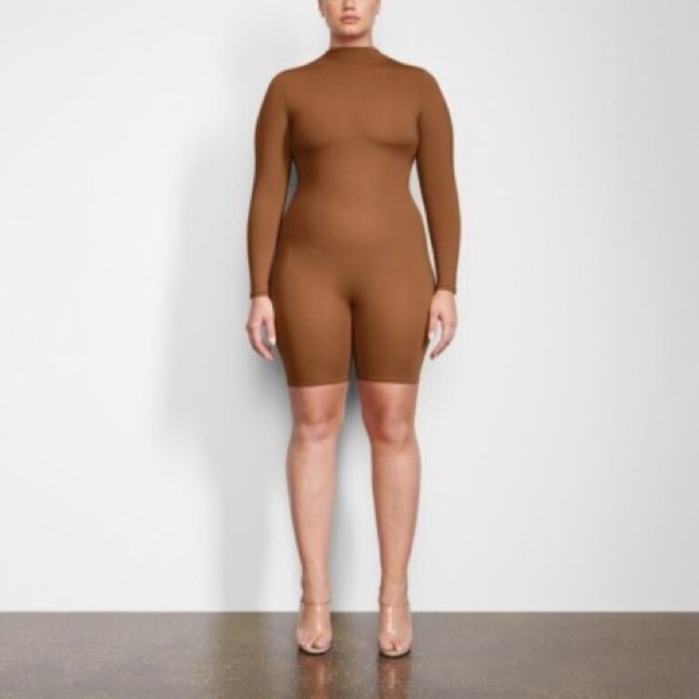 SKIMS All-in-One Longsleeve Midthigh Bodysuit CARAMEL S